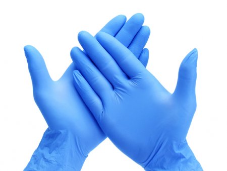Las exportaciones chinas de guantes de nitrilo cayeron bruscamente debido al levantamiento de la prevención de epidemias.